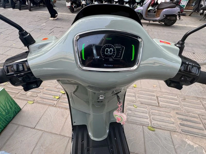 Xe Ga 50cc Victoria AT88 Viral Đời Mới - Xe điện Vivu